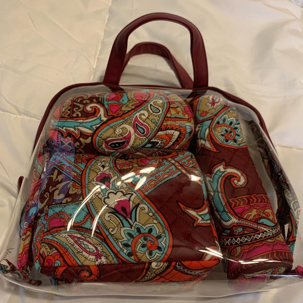 Vera Bradley NWT 4 pc Iconic Cosmetic Set